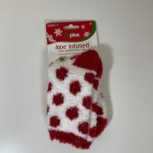 NWT Airplus Aloe Infused Polka Dot Socks Size 5-11 womens